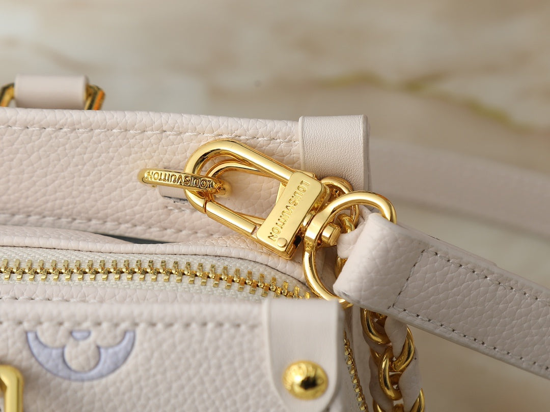Milky OnTheGo Handbag