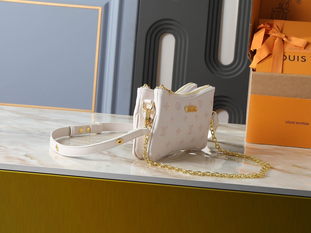 Mini Chain Crossbody Pouch