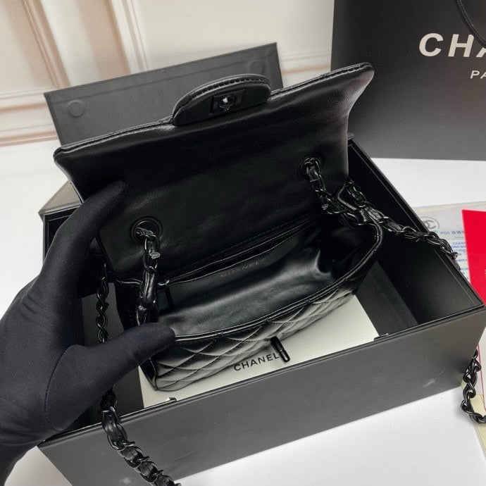 Quilted Chain Crossbody Bag