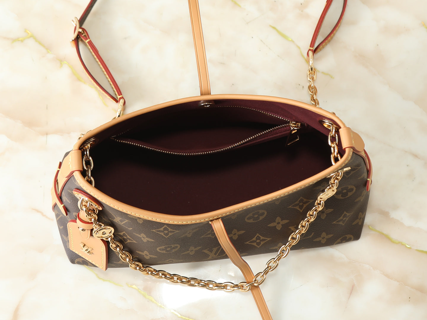 Chain Strap Shoulder Bag