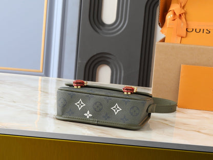 Satchel Wearable Wallet