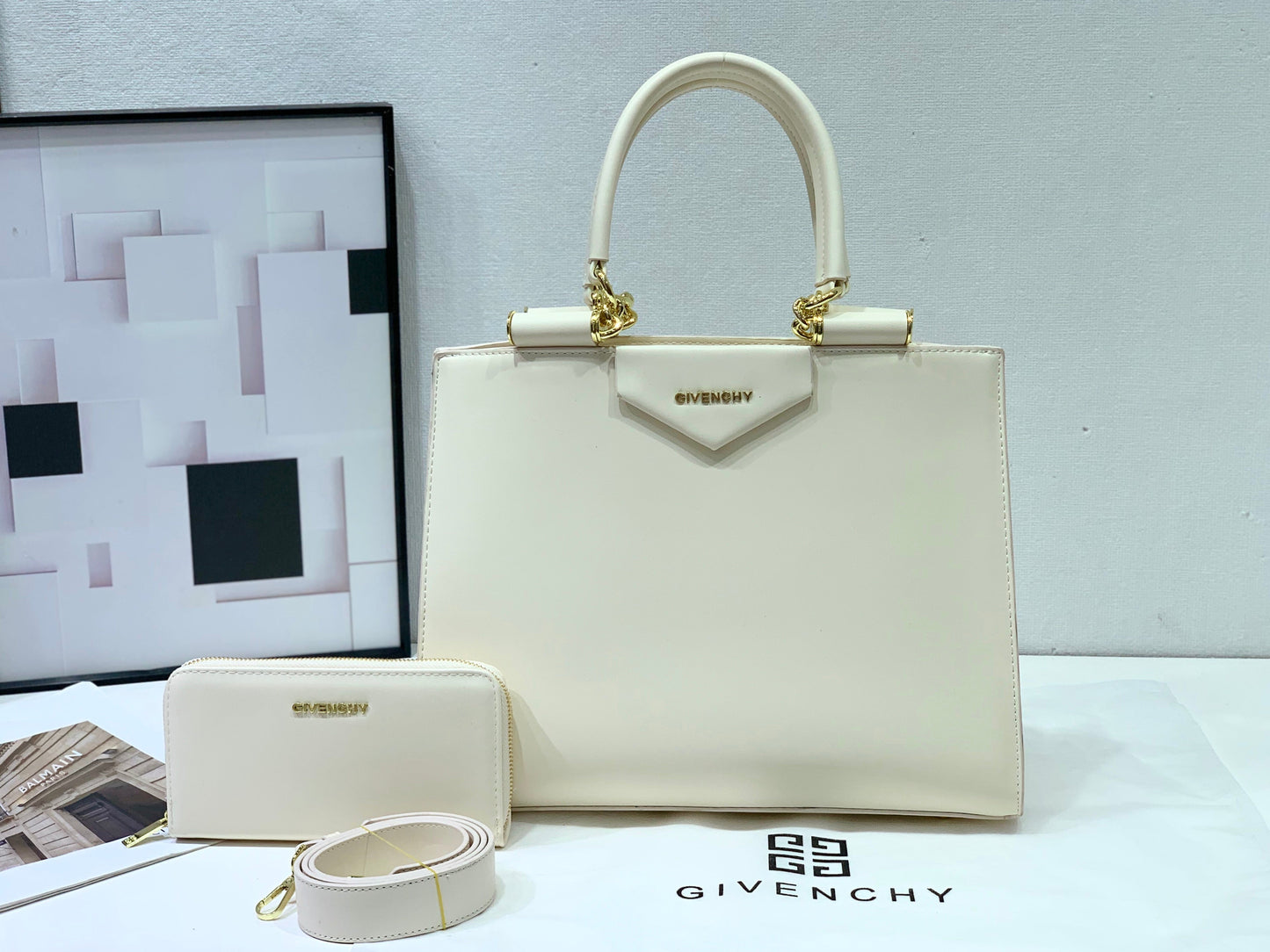 Antigona CatchAll Tote Bag & Wallet