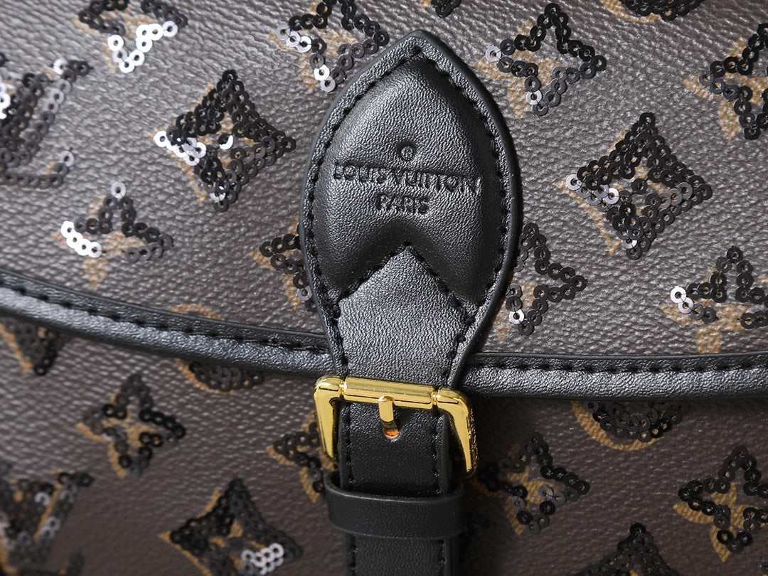 Crossbody Baguette Bag