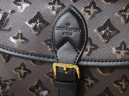 Crossbody Baguette Bag
