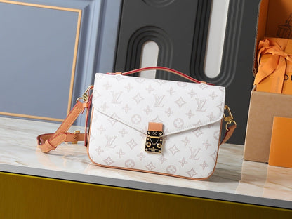 Pochette Metis Bag