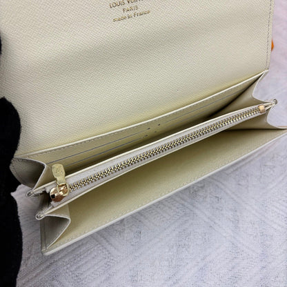 International Sarah Wallet