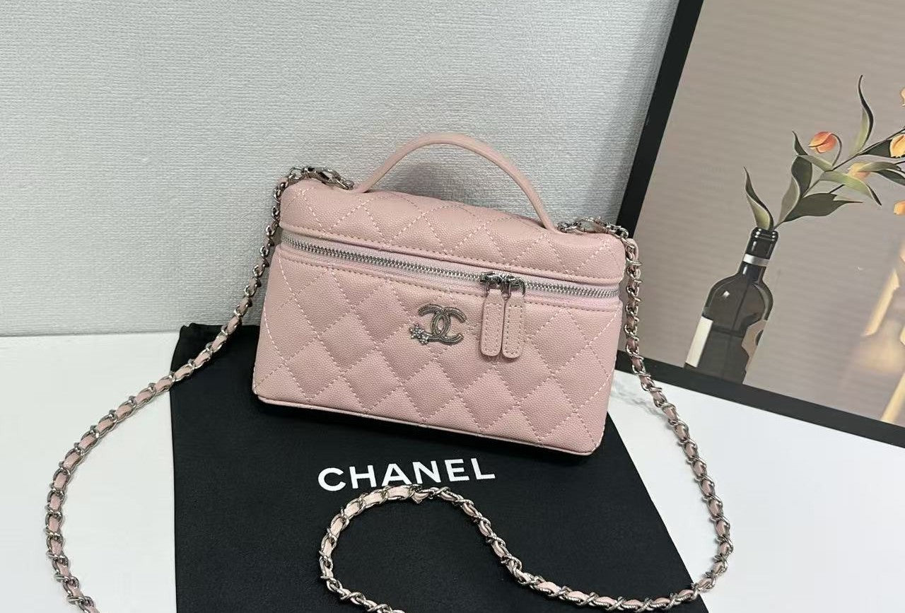 Slim Vanity Case With Chain
