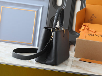 Capucines GM Souple Handbag
