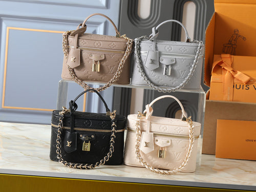 Vanity Chain Crossbody Bag
