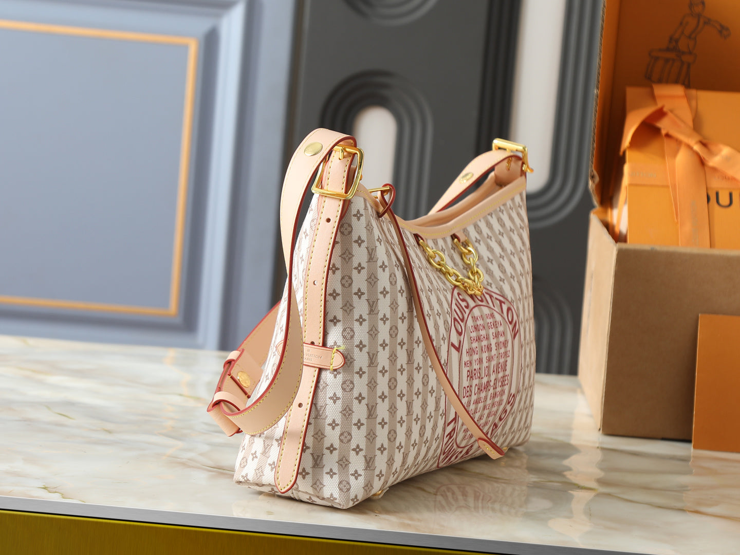 City Print Chain Shoulder Bag