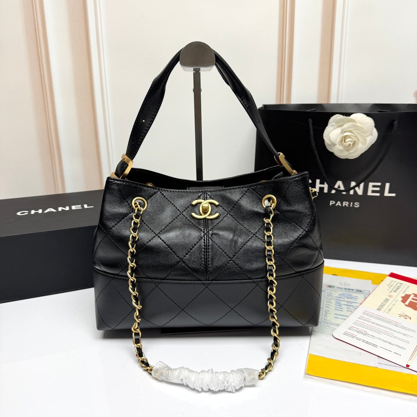 Quilted Chain Shoulder Bag
