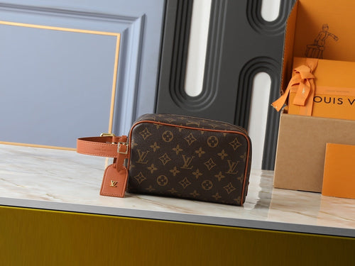 Pochette Monogram Cite Bag