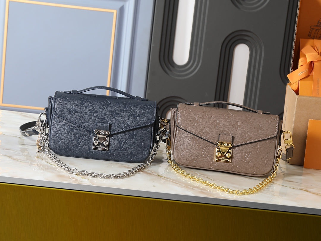 Pochette Monogram Bag