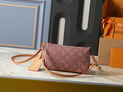 Monogram CarryAll Pochette