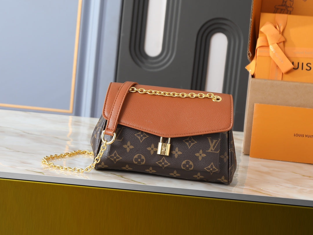 Chain Postman Bag