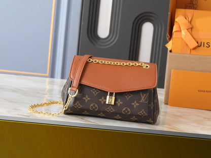 Chain Postman Bag