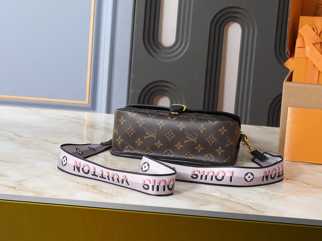 Crossbody Baguette Bag