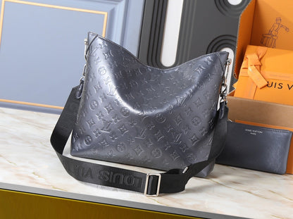 Coussin Hobo Women Handbag & Pouch