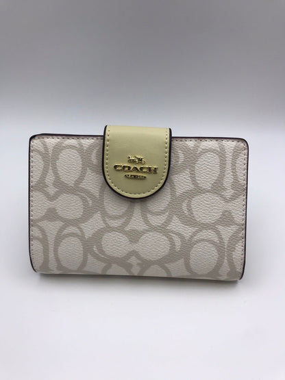 Medium Corner Zip Wallet In Beige