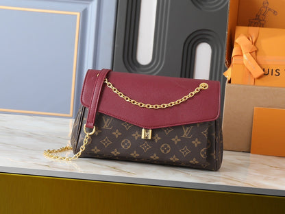 Chain Postman Bag