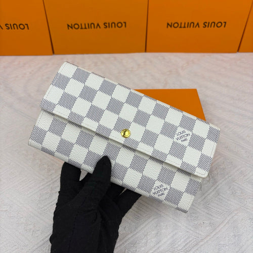 International Sarah Wallet