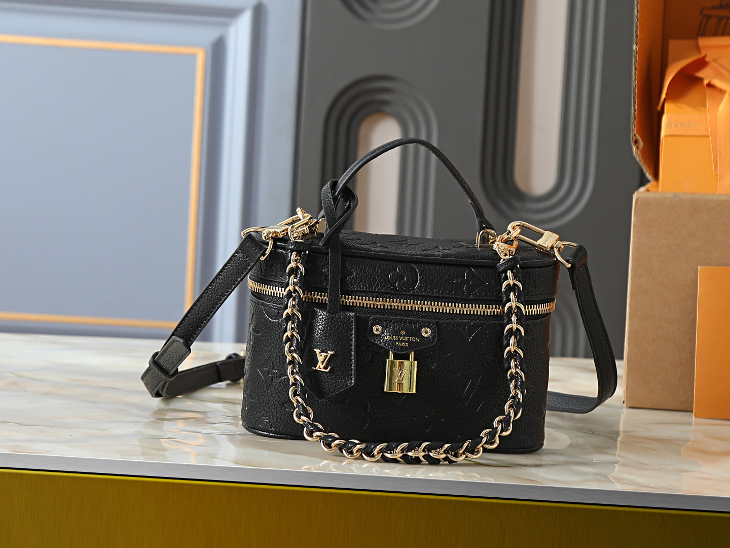 Vanity Chain Crossbody Bag