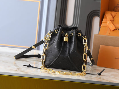 Coussin Bucket Women Bag