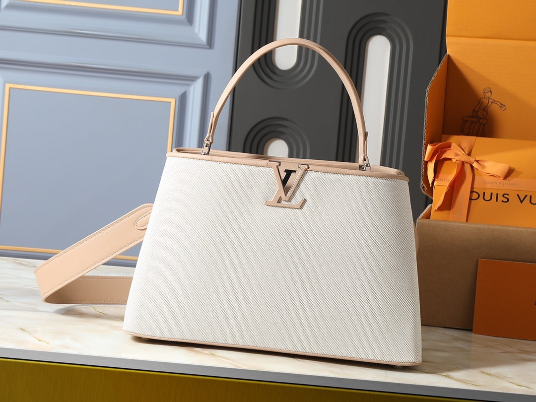 Capucines BB Handbag