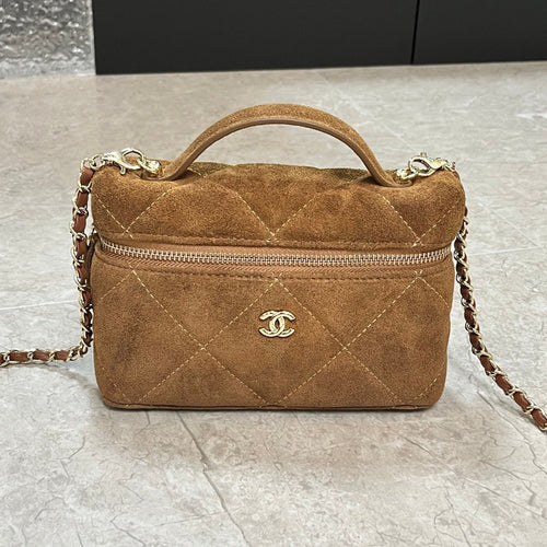Caviar Quilted Top Handle Slim Vanity With Chain