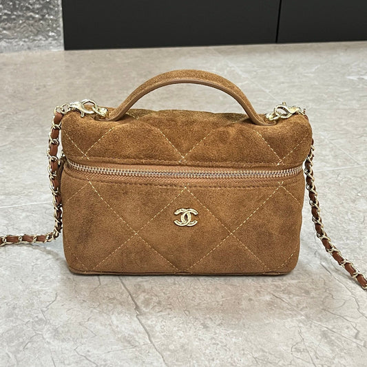 Caviar Quilted Top Handle Slim Vanity With Chain