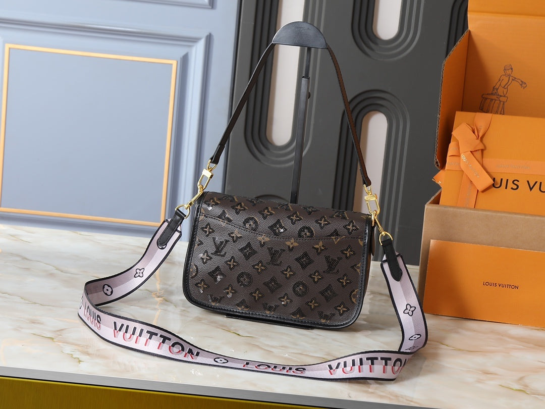 Crossbody Baguette Bag
