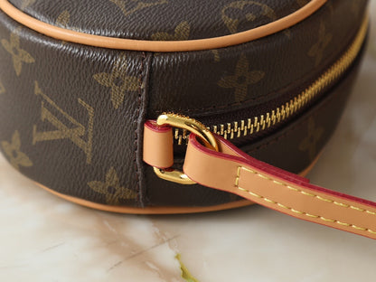 Boite Chapeau Shoulder Bag
