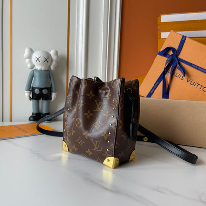 Nano Noe Trunk Bag