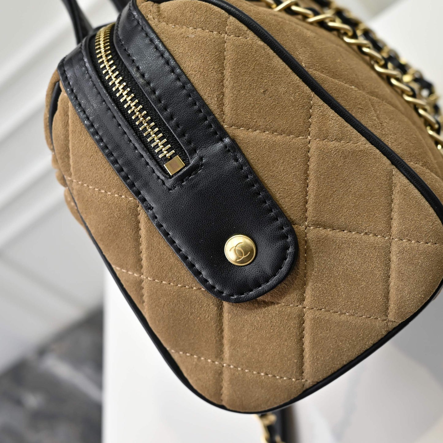 Small Trunk Shoulder Bag