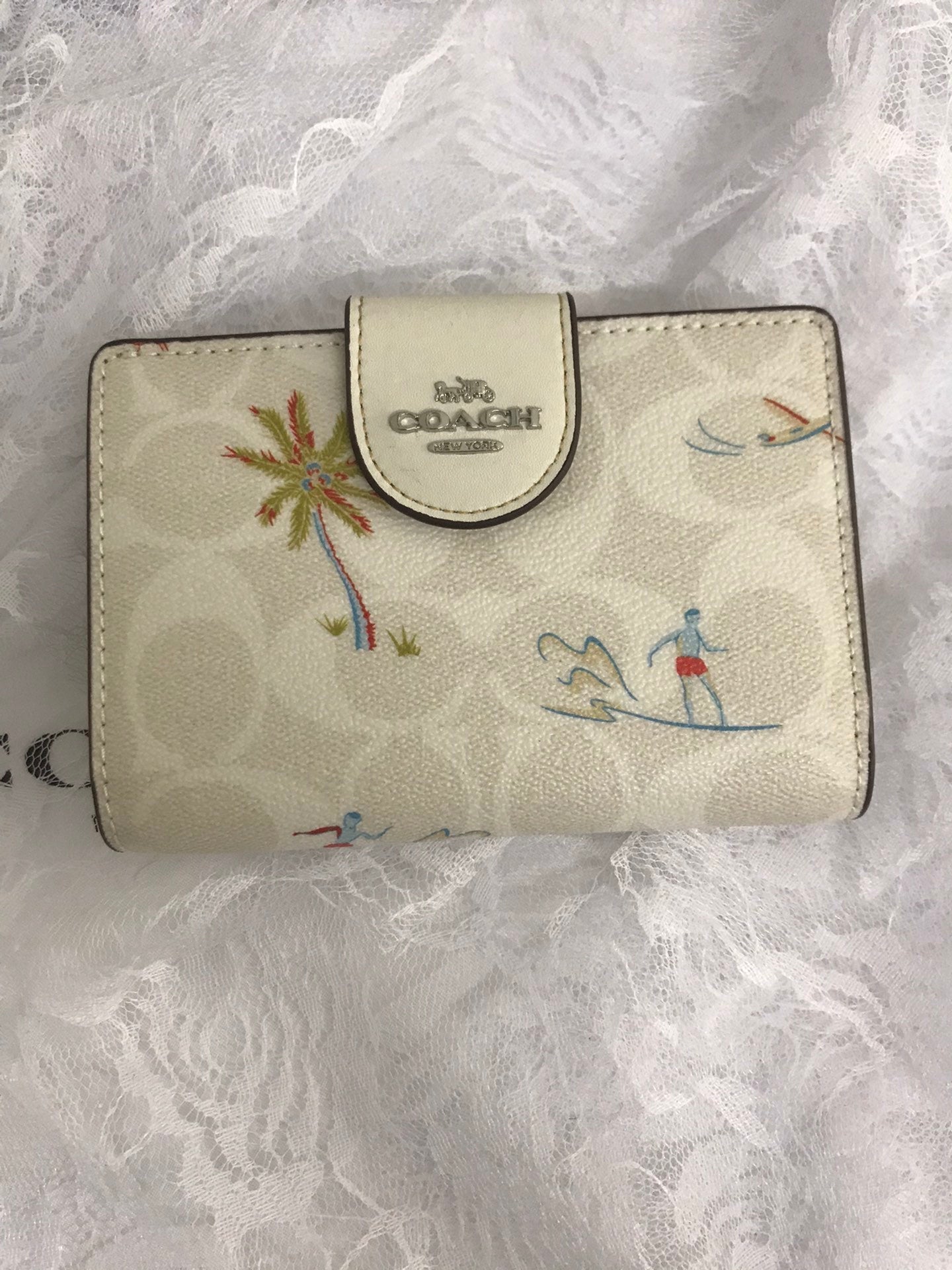 Medium Corner Zip Wallet