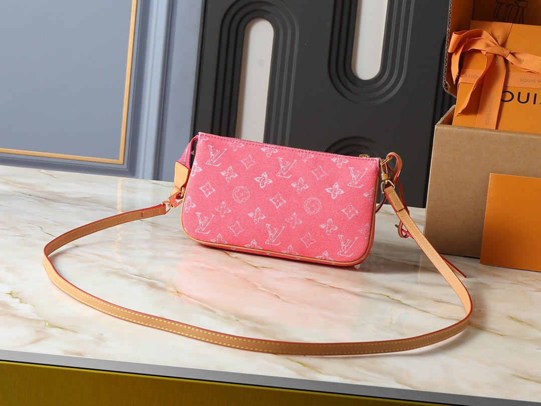 Monogram CarryAll Pochette