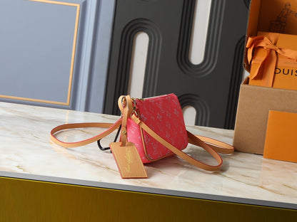 Monogram CarryAll Pochette
