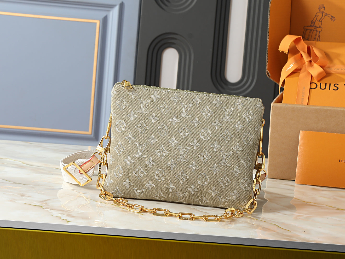 Luxury Canvas Crossbody Bag with Gold Chain Strap