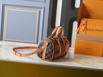 Keepall Bandoulière 25 Monogram Handbag
