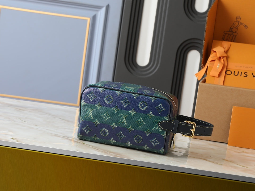 Pochette Monogram Cite Bag