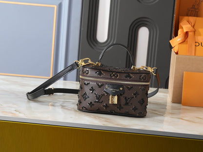 Vanity Chain Pouch