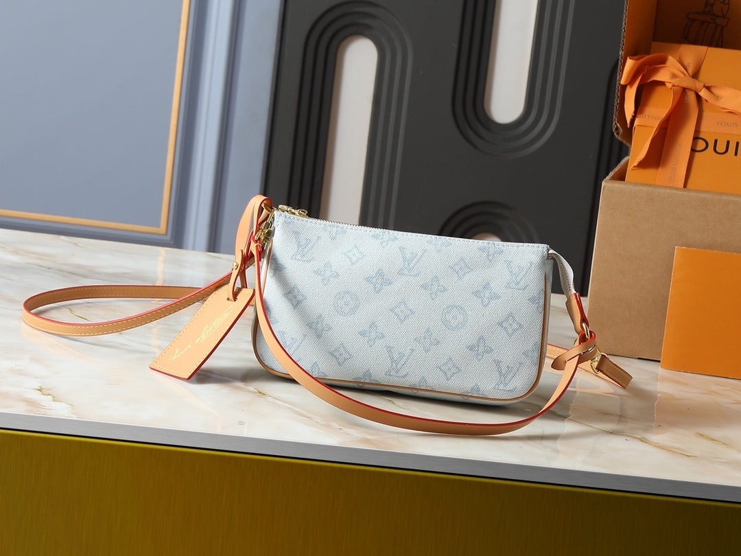 Monogram CarryAll Pochette