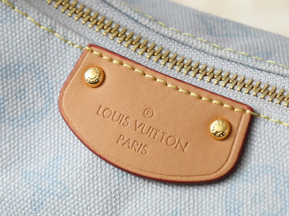 Pochette Hills Handbag