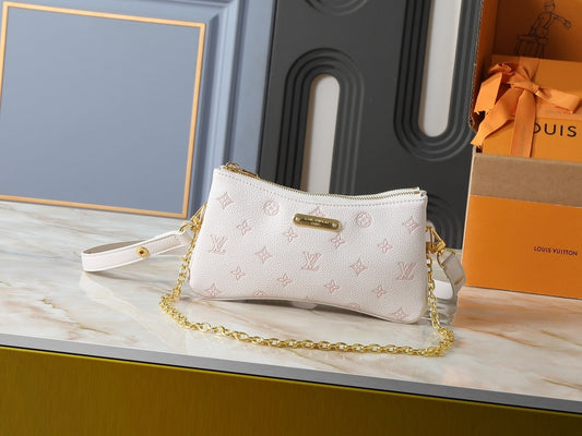 Mini Chain Crossbody Pouch