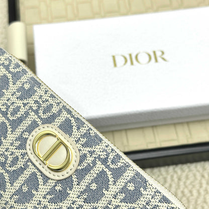 Special Modern Wallet