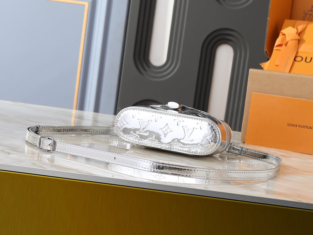 Vanity Silver Chain Pouch