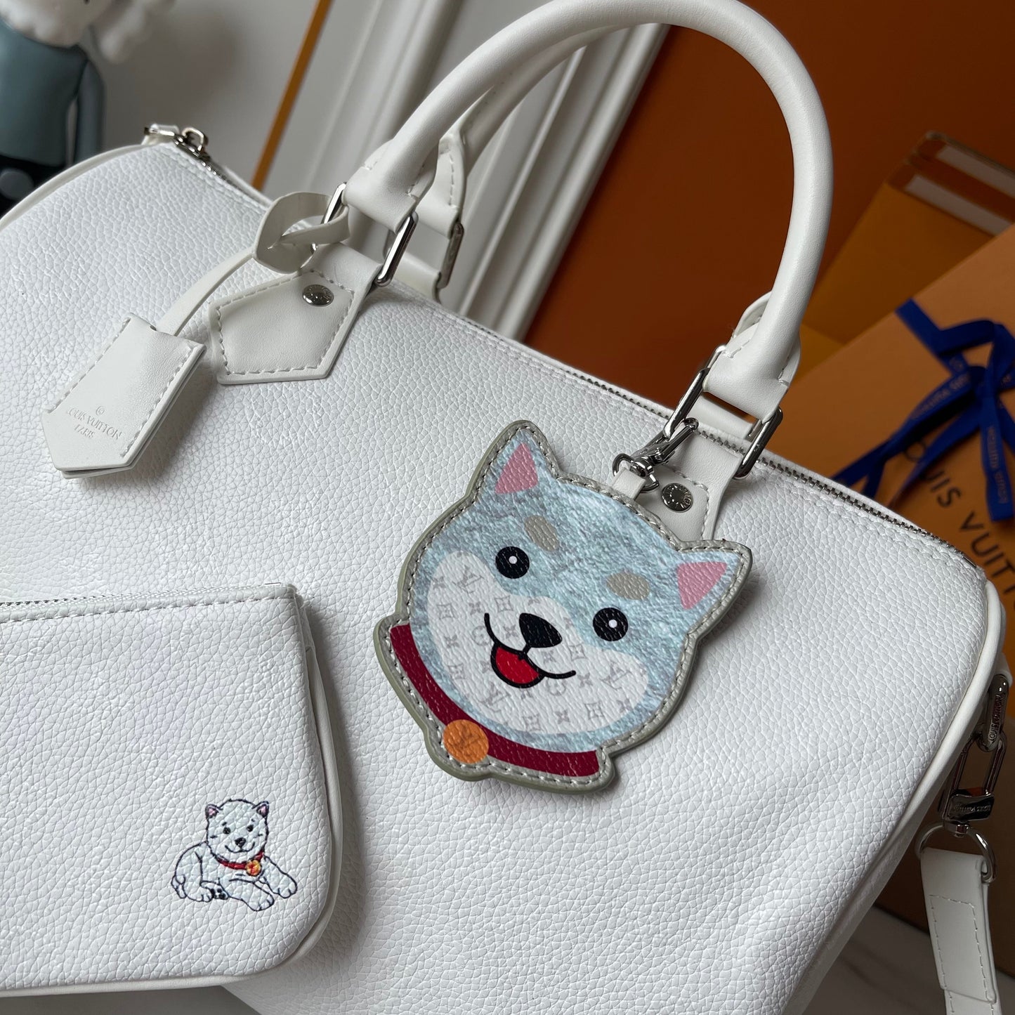 Speedy P9 White Bag & Pouch