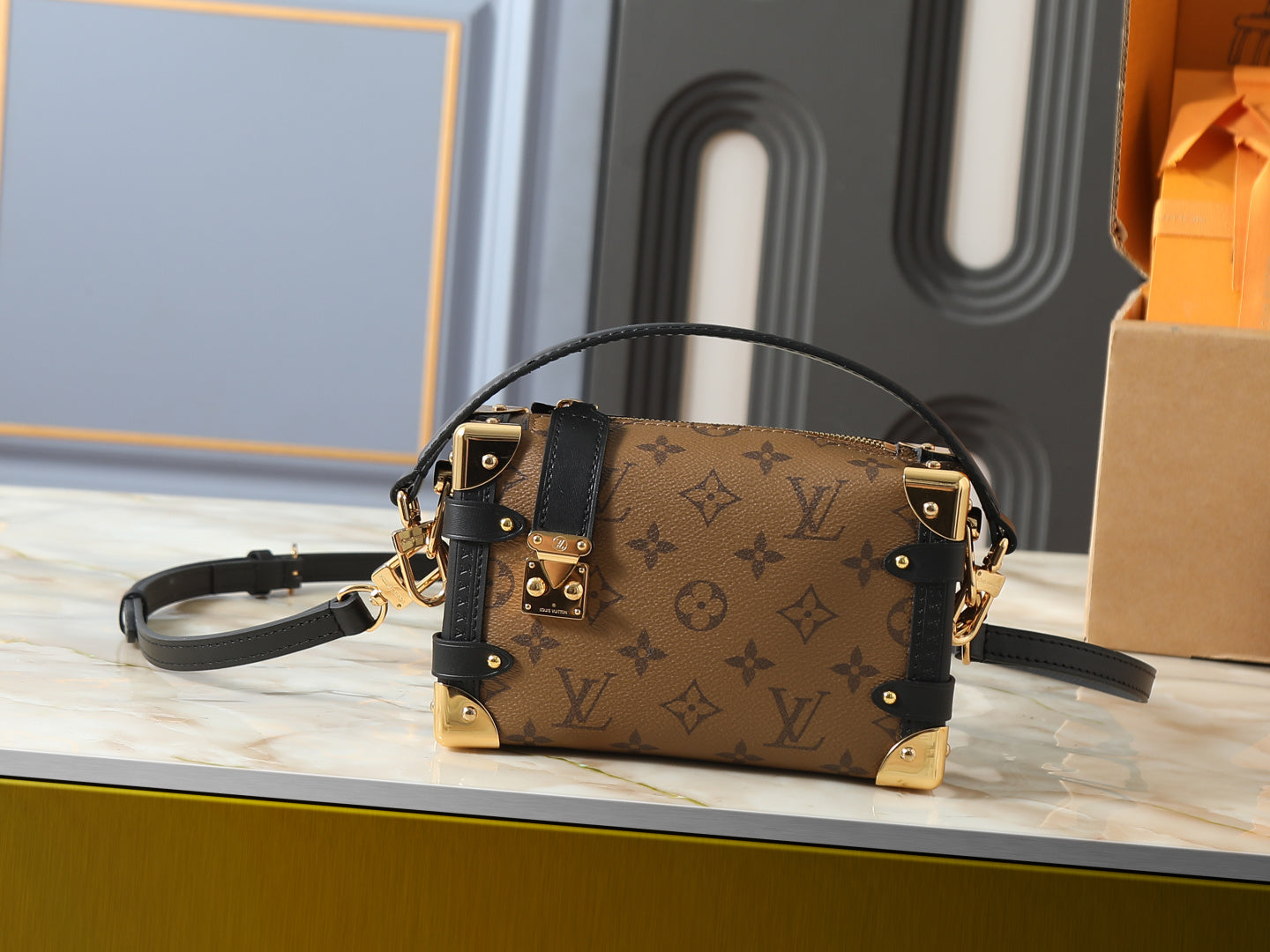 Classic Trunk Crossbody Bag