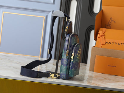 Avenue Slingbag PM Monogram