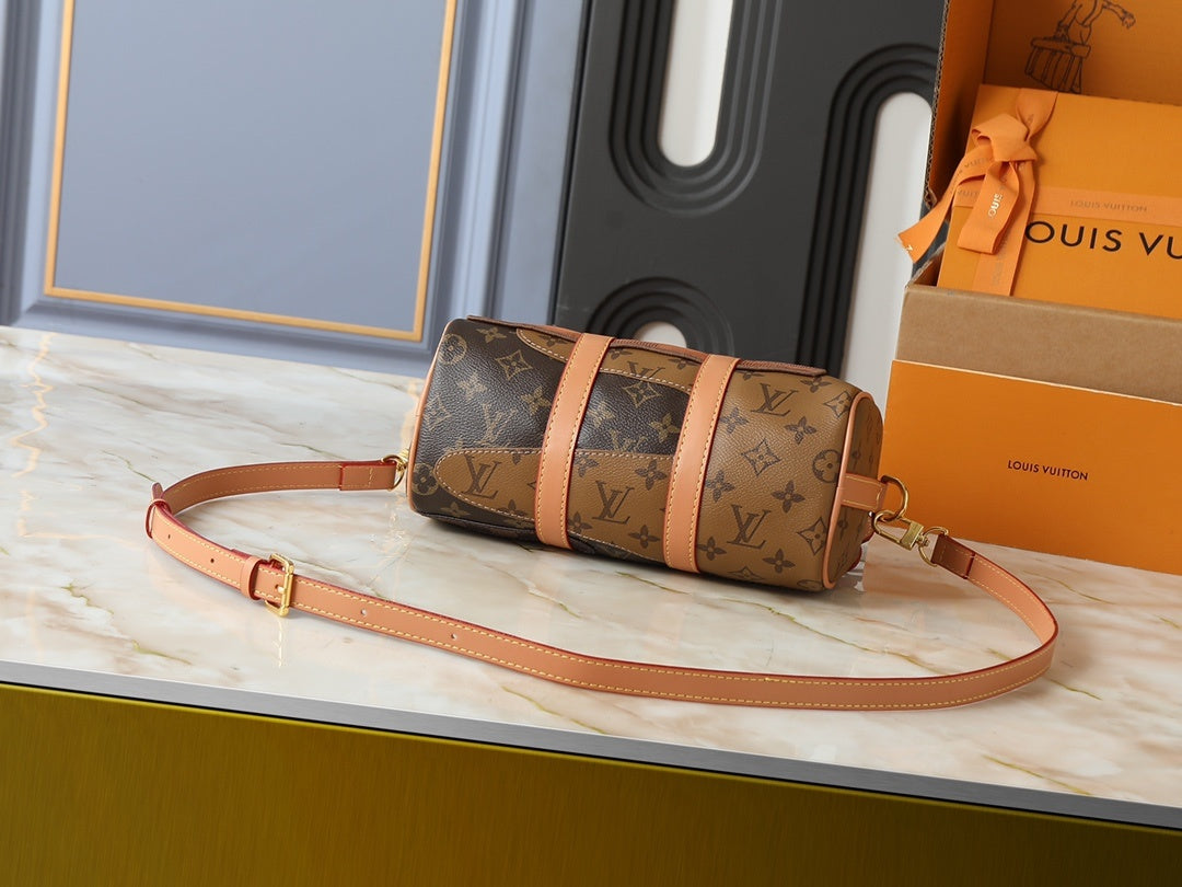 Keepall Bandoulière 25 Monogram Handbag